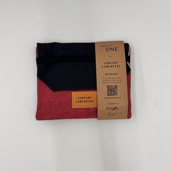 Delta Airlines Delta One Amenity Kit - Picture 4 of 5